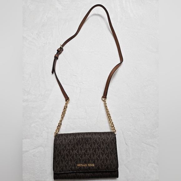 Michael Kors Handbags - Michael Kors Crossbody Bag
